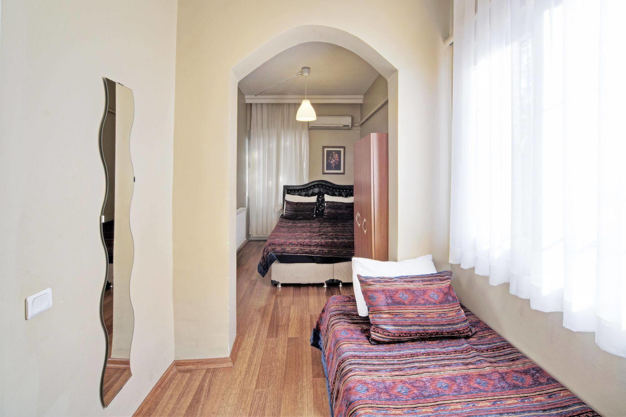 Nobel Hostel Istanbul Exterior photo